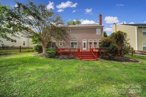 6902 Neuhoff LN, Charlotte, NC 28269