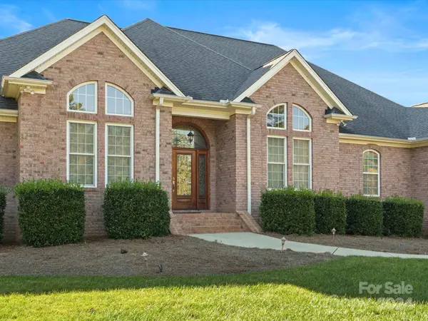 107 Evening Shadow RD, Lake Wylie, SC 29710