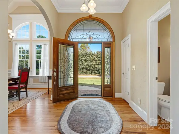 107 Evening Shadow RD, Lake Wylie, SC 29710