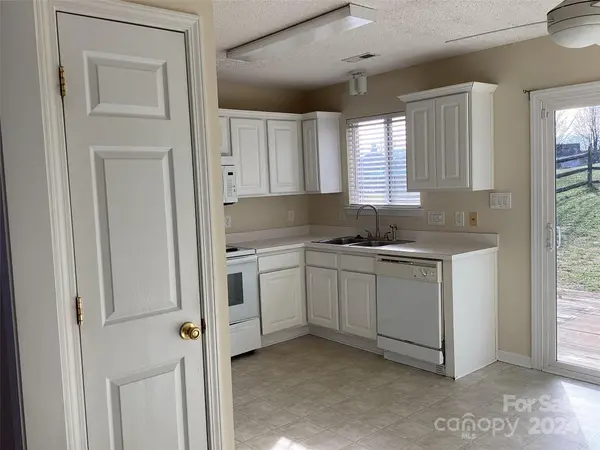 12855 Planters Row DR, Charlotte, NC 28278