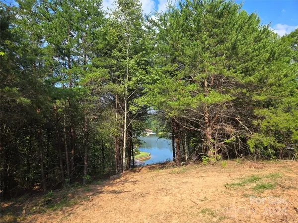 00 Candlewick Cove DR #1 & 2 & 2A, Taylorsville, NC 28681
