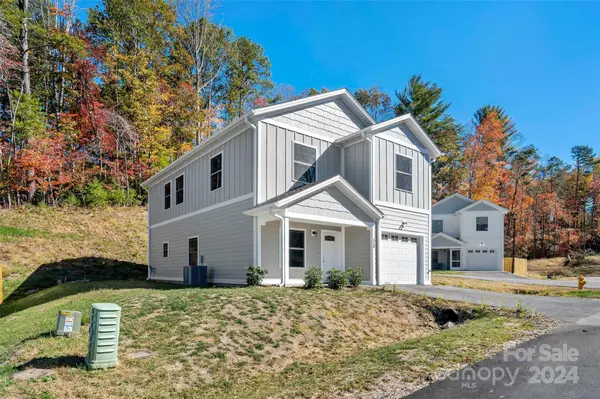 150 Northbend DR, Asheville, NC 28804