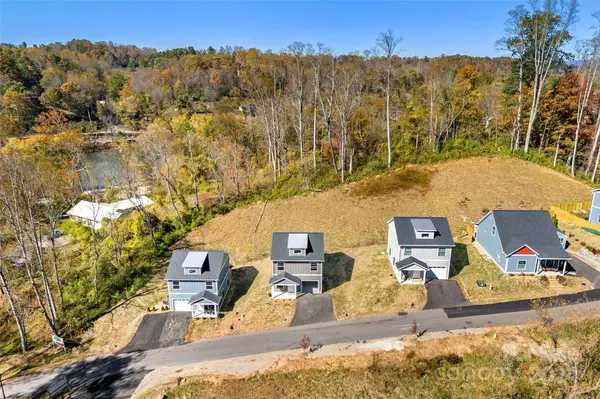 108 Northbend DR, Asheville, NC 28804