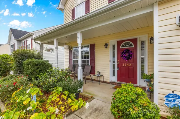 2242 Taras Trace DR, Statesville, NC 28625