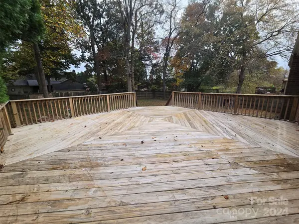 3705 Weyland DR, Conover, NC 28613