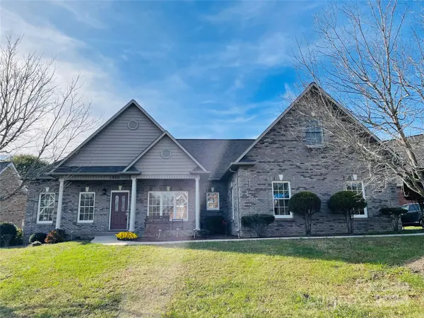 1820 31st Avenue LN NE, Hickory, NC 28601