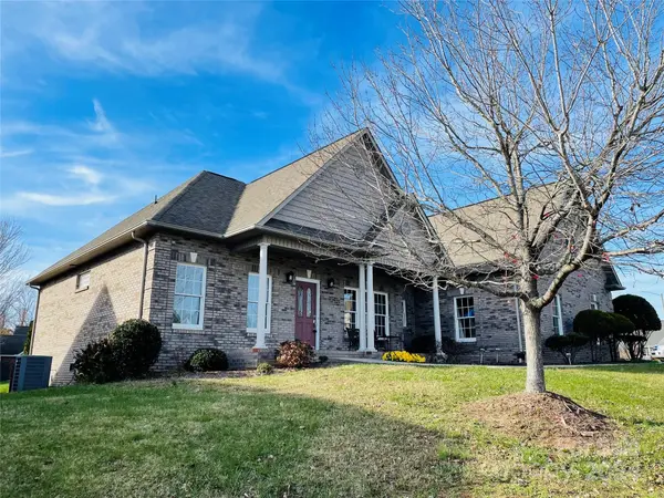 1820 31st Avenue LN NE, Hickory, NC 28601