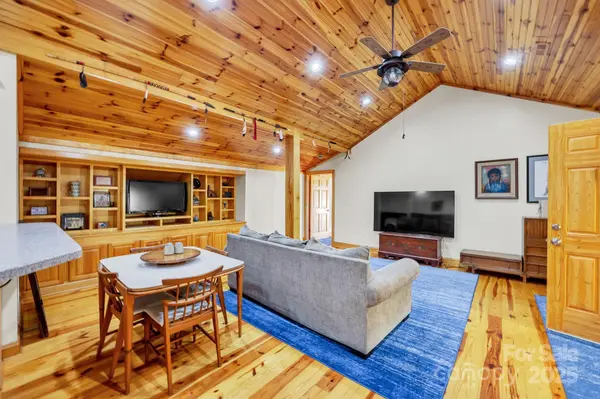 7110 Horse Haven LN, Gibsonville, NC 27249
