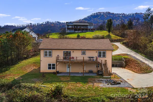 71 Foothills CV, Clyde, NC 28721