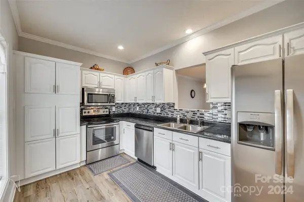 7010 Elm Hill CT, Charlotte, NC 28217