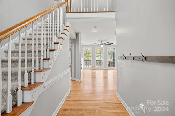 6200 Crestwick CT, Charlotte, NC 28269