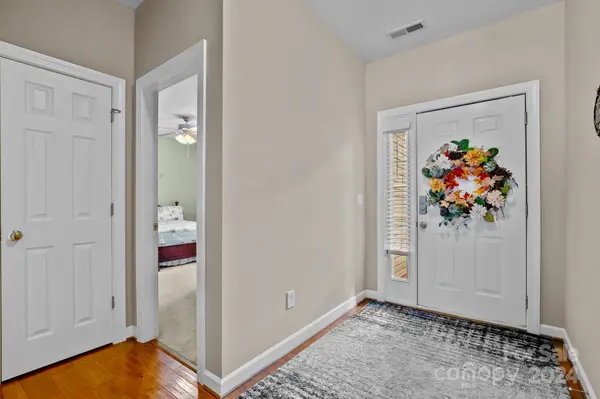 175 Stadium Oaks DR, Clemmons, NC 27012