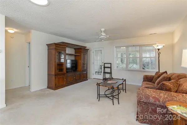 11 Briarbrook RD, Fletcher, NC 28732