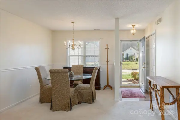 11 Briarbrook RD, Fletcher, NC 28732