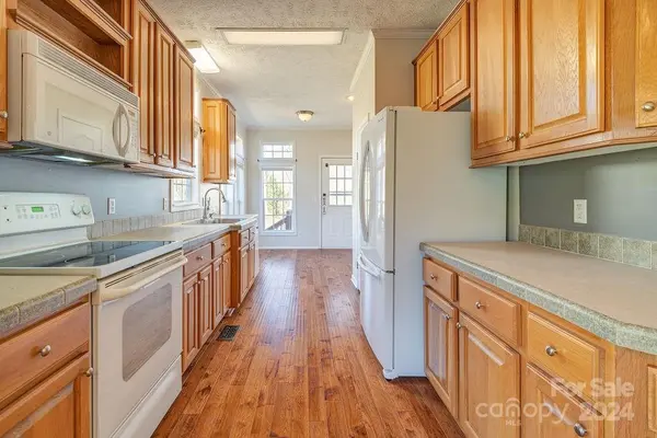 6 Enochs WAY, Fletcher, NC 28732