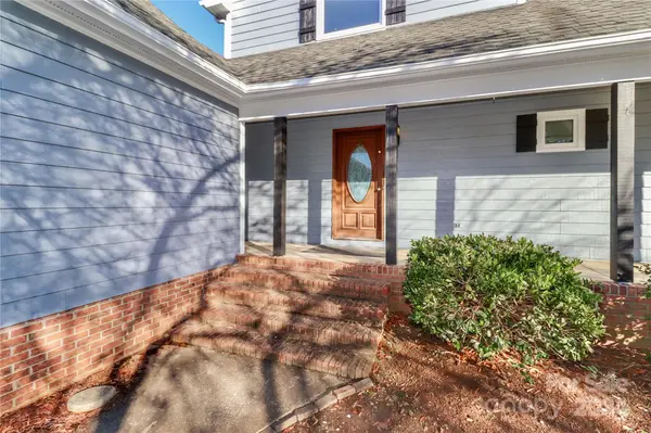 8443 Middleton CIR, Harrisburg, NC 28075