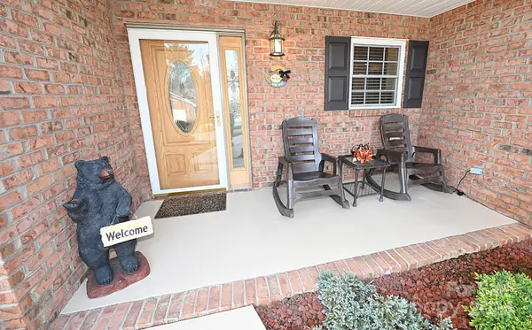 1284 Wexford Village CIR, Lenoir, NC 28645