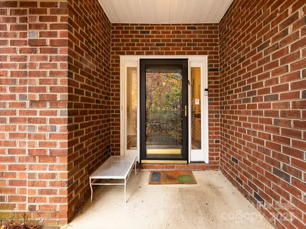1801 Brandywine DR, Matthews, NC 28105