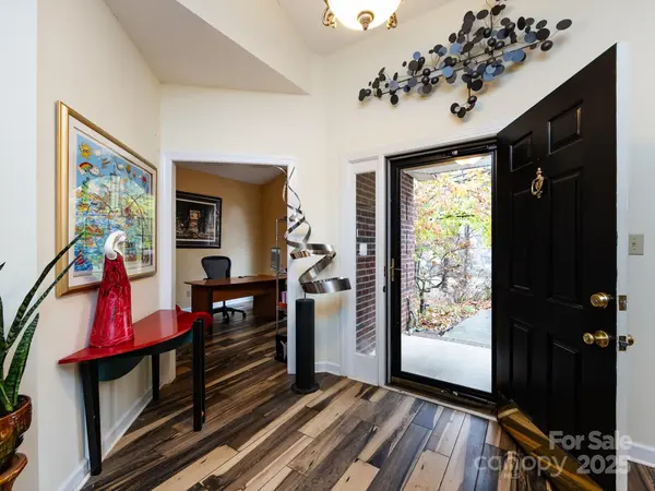 1801 Brandywine DR, Matthews, NC 28105