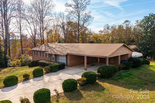 8 Finn ST, Granite Falls, NC 28630