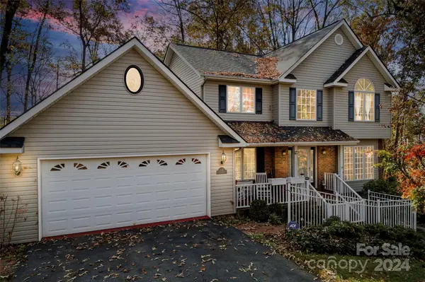 131 Caldonia DR, Candler, NC 28715