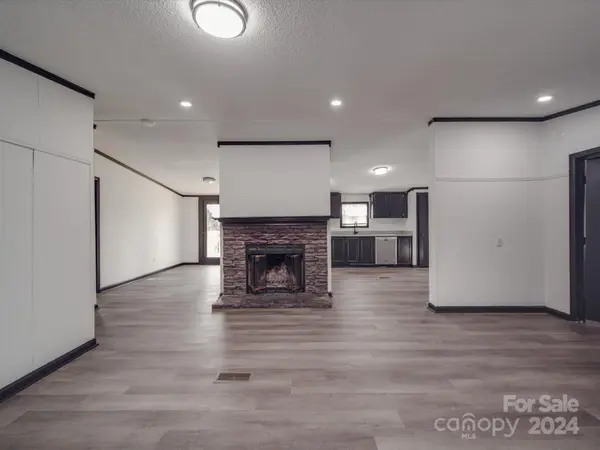 280 37th ST SW, Hickory, NC 28602