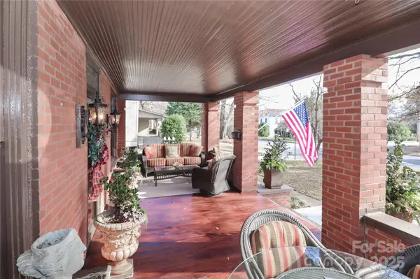 545 Davie AVE, Statesville, NC 28677