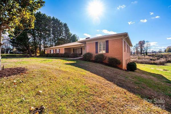1032 E 23rd ST #6G, Newton, NC 28658