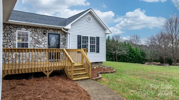 3357 Lilac LN, Hudson, NC 28638
