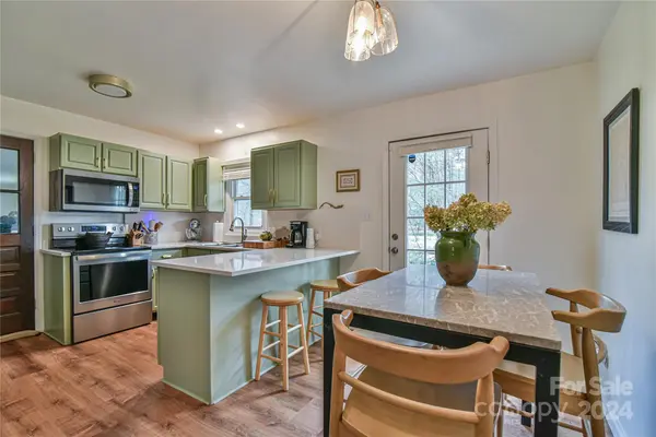 455 New Haw Creek RD, Asheville, NC 28805