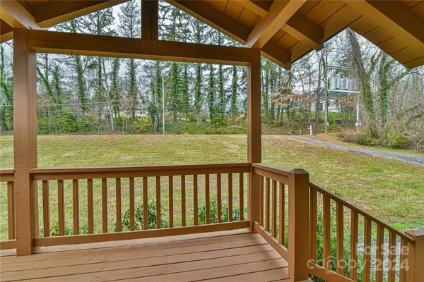 455 New Haw Creek RD, Asheville, NC 28805