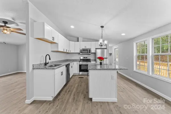 2330 West View Acres Avenue EXT, Hickory, NC 28601