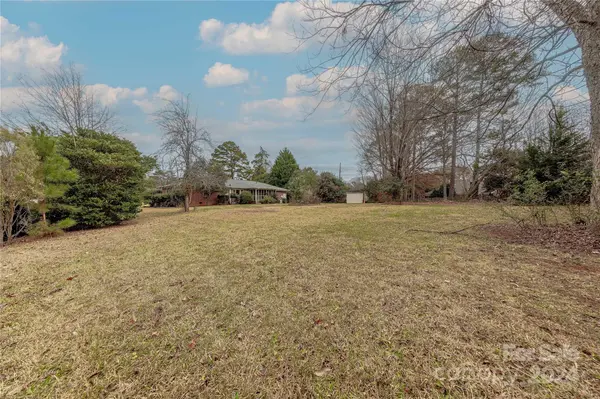 4620 Sharon View RD, Charlotte, NC 28226