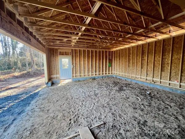 175 Lynnbrook LN, Taylorsville, NC 28681