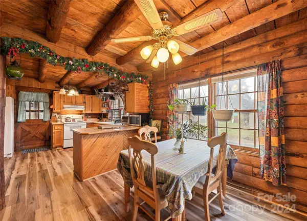 455 Hidden Valley CIR, Canton, NC 28716