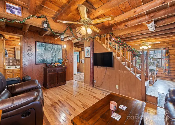455 Hidden Valley CIR, Canton, NC 28716