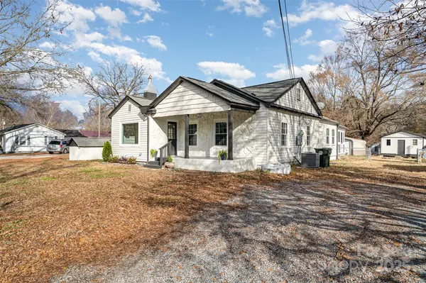 5204 Dellinger CIR, Cherryville, NC 28021