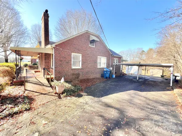 1030 13th ST, Hickory, NC 28602