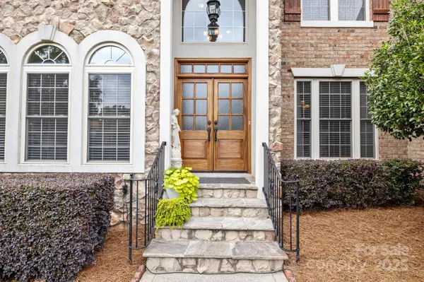 10418 Annie Oakley LN, Charlotte, NC 28227