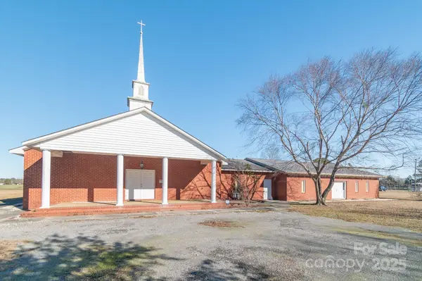 2216 Hwy 151 HWY, Darlington, SC 29540