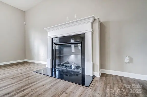 3216 Ainsley Woods DR, Charlotte, NC 28214