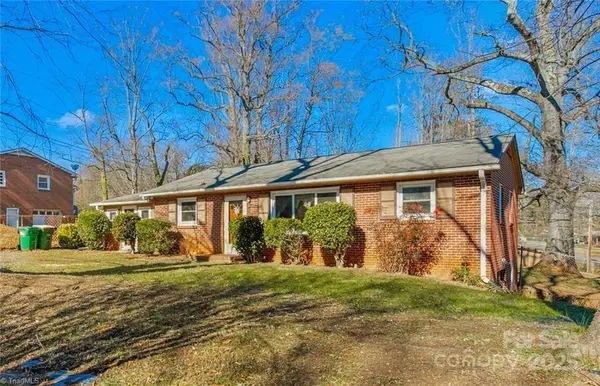 4645 Boxwood DR, Walkertown, NC 27051