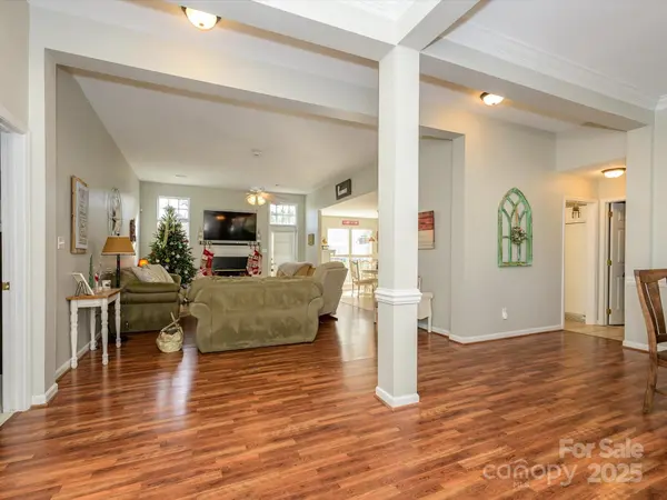 12401 Olde Mill Stream CT, Charlotte, NC 28277