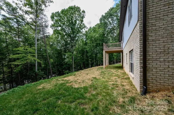 141 Winwood CIR, Granite Falls, NC 28630