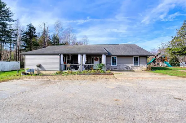 60 Twin Elm Knoll, Hendersonville, NC 28792