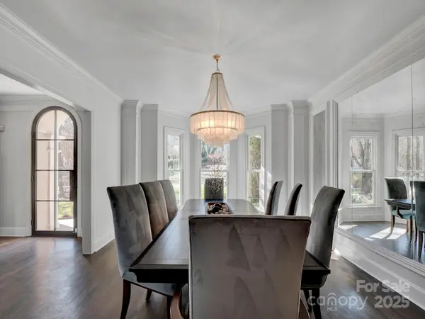 7704 Seton House LN, Charlotte, NC 28277