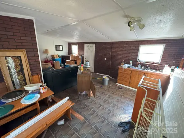 1682 Odom RD, Blenheim, SC 29516