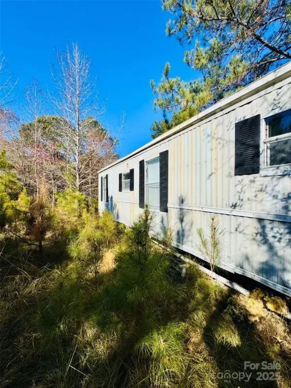 1682 Odom RD, Blenheim, SC 29516