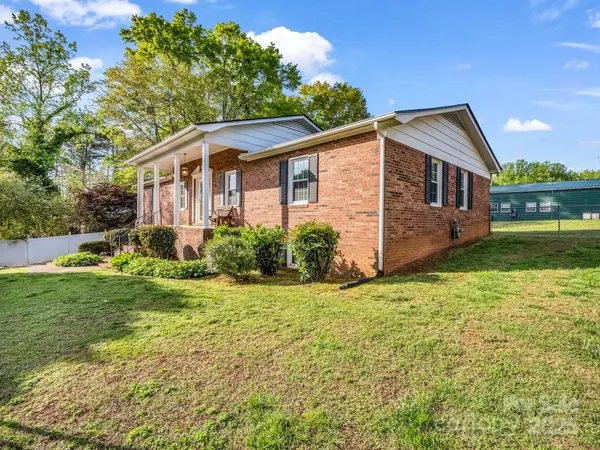 230 Springdale DR, Forest City, NC 28043