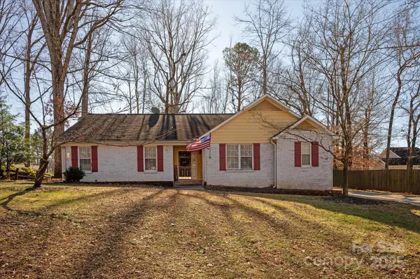 714 Mattingwood DR, Charlotte, NC 28270